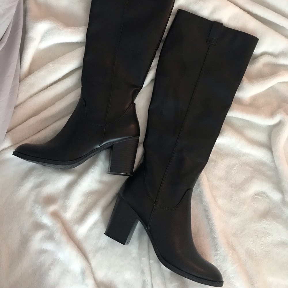 Tall Black Heeled Zip Up Boots